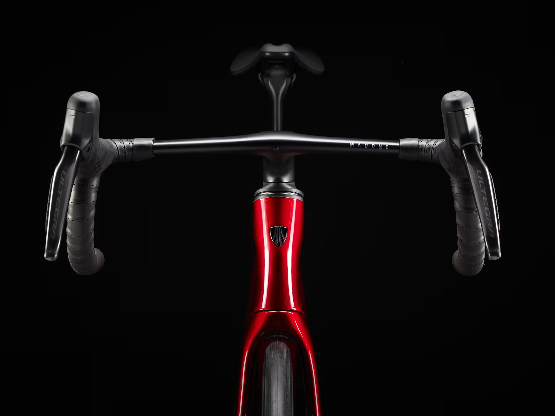 #color_Metallic Red Smoke to Red Carbon Smoke