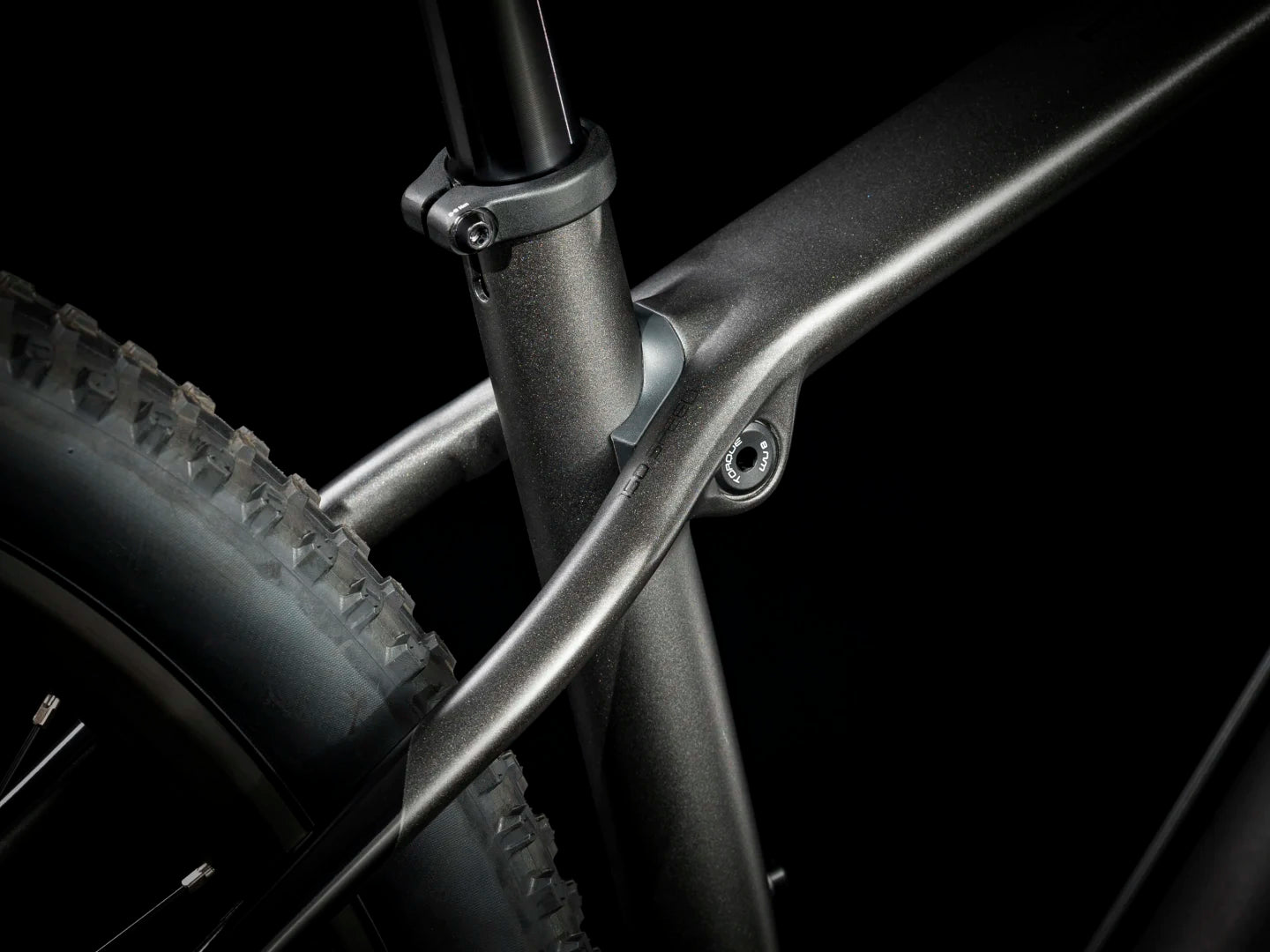 #color_MATTE/GLOSS BLACK