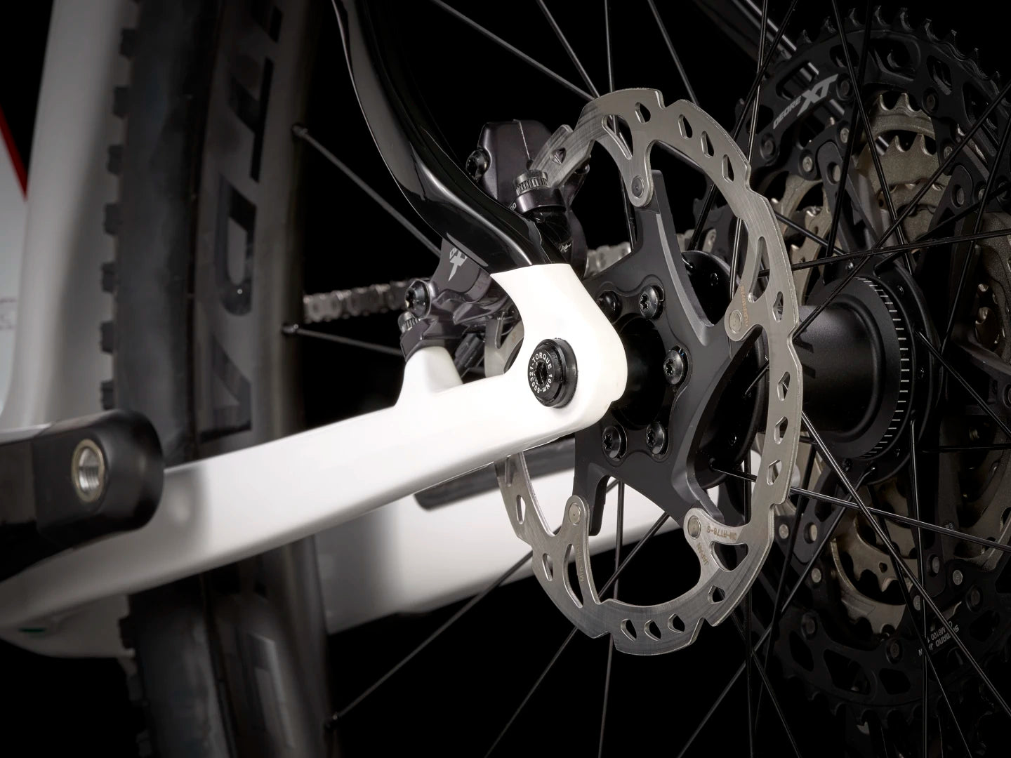 #COLOR_Crystal White/Trek Black