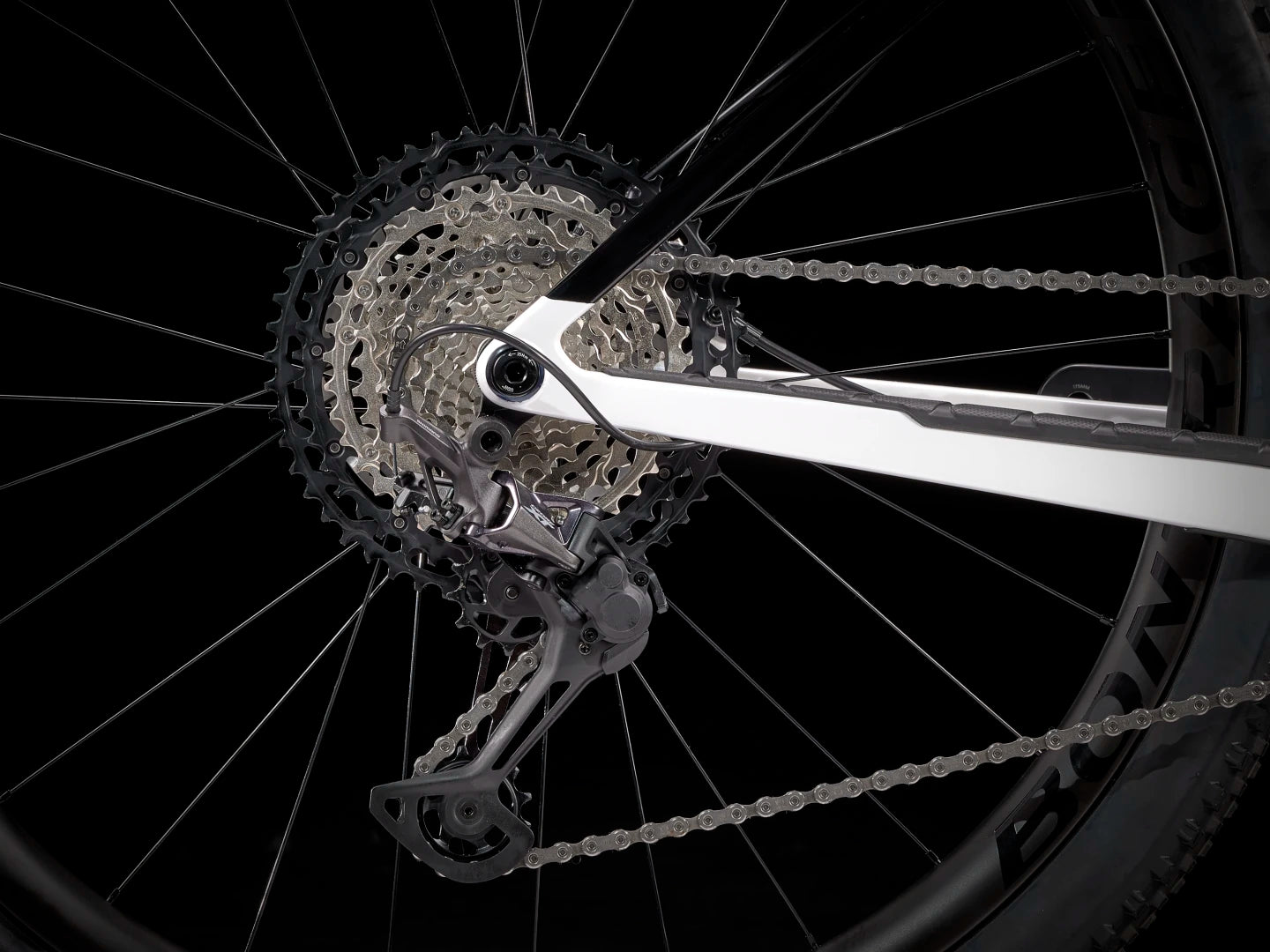 #COLOR_Crystal White/Trek Black