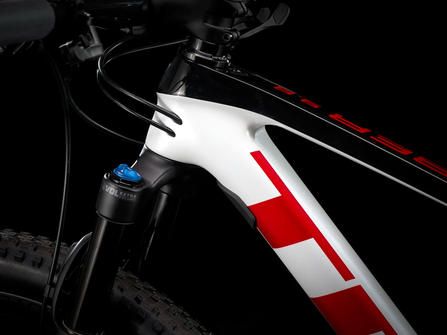 #COLOR_Crystal White/Trek Black