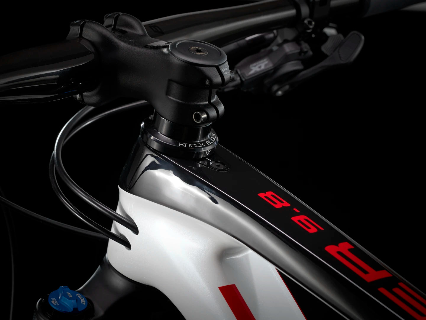 #COLOR_Crystal White/Trek Black