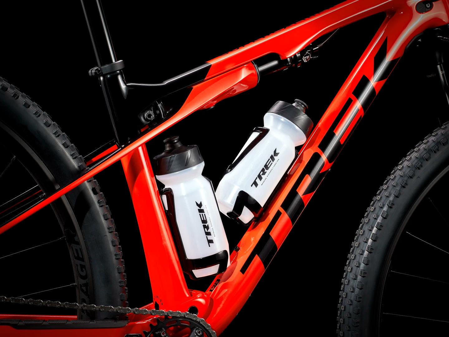 #COLOR_Radioactive Red /Trek Black