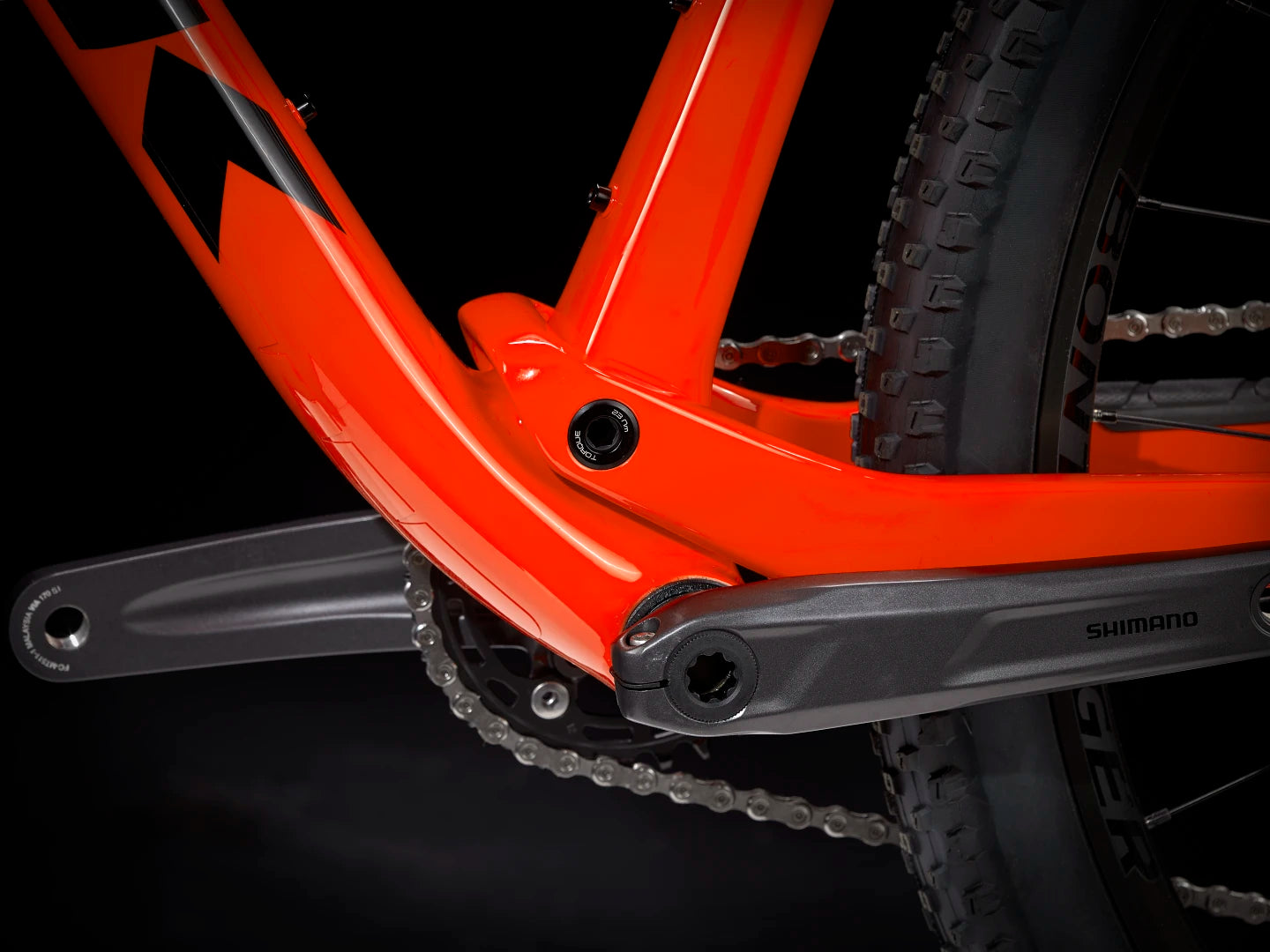 #COLOR_Radioactive Red /Trek Black